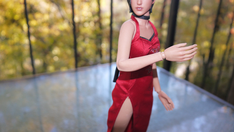 Illustration for article titled Hot Toys' Ada Wong Is Lovely, But Can She Pull Off That Dress?
